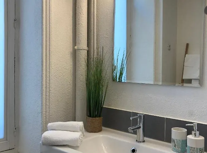 Апартаменты Equateur-centre Jaude